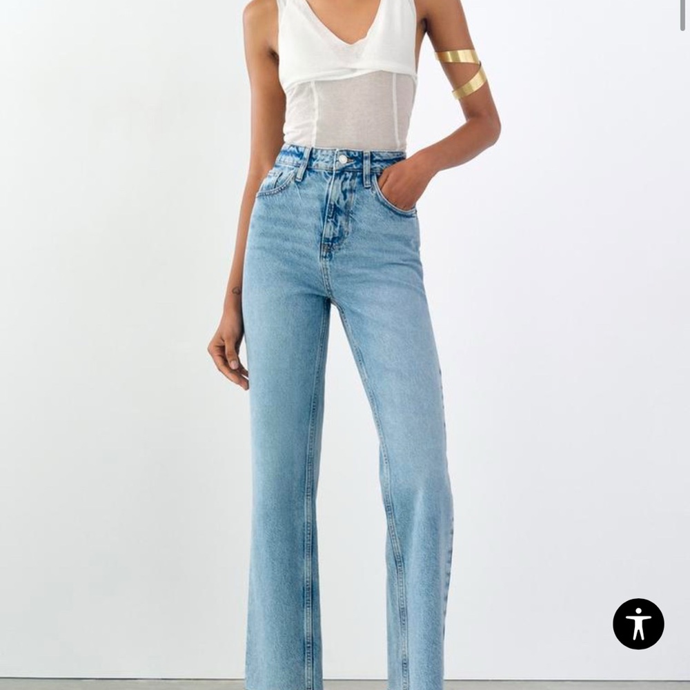 Zara High Waisted Straight Leg Light Wash Jeans Size 4
